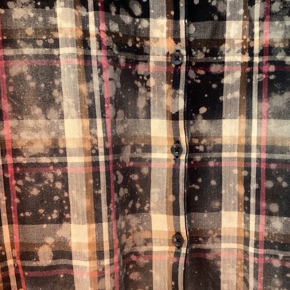 Women’s Vanilla Star Bleached Plaid Button Down Flannel - Picture 3 of 6